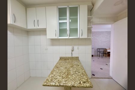 Casa de condomínio à venda com 174m², 3 quartos e 4 vagas Casa de condomínio à venda com 174m², 3 quartos e 4 vagasCozinha