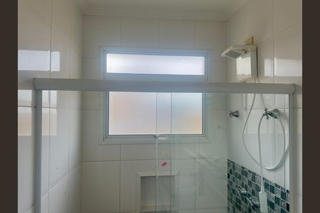Casa de condomínio à venda com 174m², 3 quartos e 4 vagas Casa de condomínio à venda com 174m², 3 quartos e 4 vagasBanheiro 2