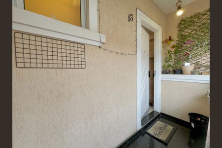 Casa de condomínio à venda com 174m², 3 quartos e 4 vagas Casa de condomínio à venda com 174m², 3 quartos e 4 vagasHall de entrada
