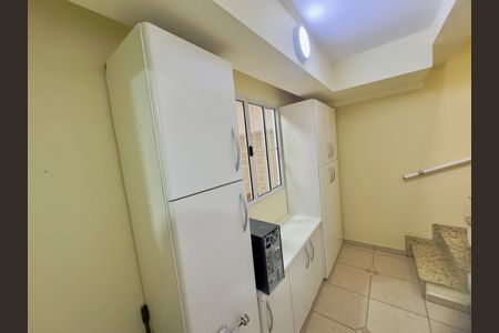 Casa de condomínio à venda com 174m², 3 quartos e 4 vagas Casa de condomínio à venda com 174m², 3 quartos e 4 vagasDespensa