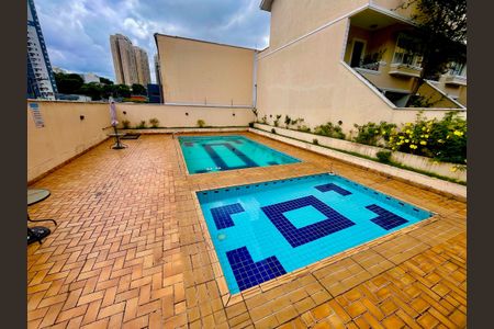 Casa de condomínio à venda com 174m², 3 quartos e 4 vagas Casa de condomínio à venda com 174m², 3 quartos e 4 vagasPiscina
