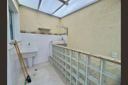 Casa de condomínio à venda com 174m², 3 quartos e 4 vagas Casa de condomínio à venda com 174m², 3 quartos e 4 vagasÁrea de Serviço