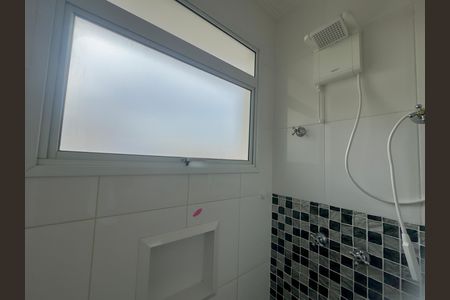 Casa de condomínio à venda com 174m², 3 quartos e 4 vagas Casa de condomínio à venda com 174m², 3 quartos e 4 vagasBanheiro 2
