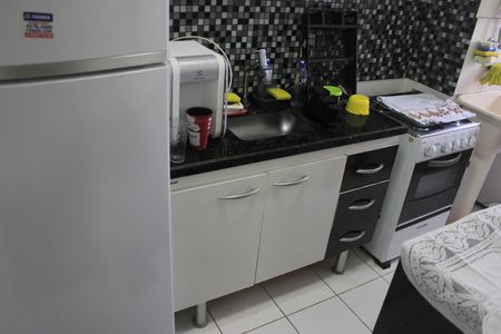 Apartamento à venda com 50m², 2 quartos e 1 vagaCozinha com lavanderia 