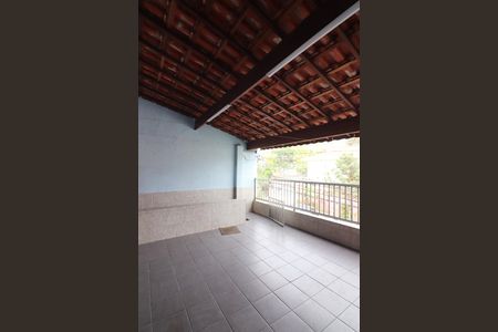 Casa à venda com 214m², 4 quartos e 2 vagasChurrasqueira