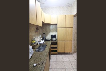Casa à venda com 214m², 4 quartos e 2 vagasCozinha 3