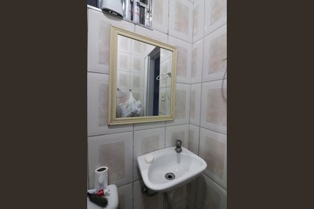 Casa à venda com 214m², 4 quartos e 2 vagasBanheiro 1