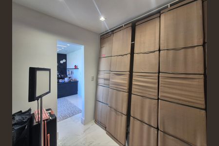 Casa de condomínio para alugar com 368m², 5 quartos e 2 vagas