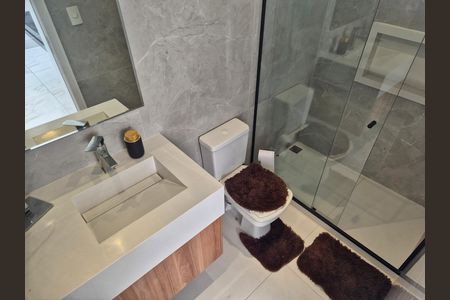 Casa de condomínio para alugar com 368m², 5 quartos e 2 vagas