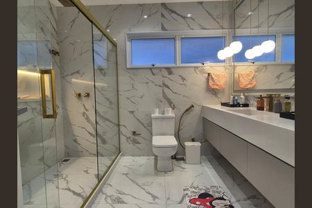 Casa de condomínio para alugar com 368m², 5 quartos e 2 vagas