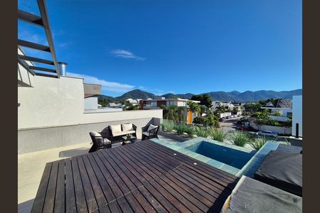 Casa de condomínio para alugar com 368m², 5 quartos e 2 vagas