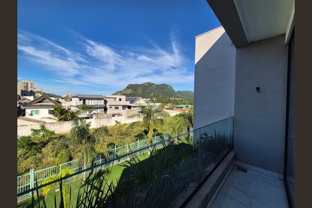 Casa de condomínio para alugar com 368m², 5 quartos e 2 vagas