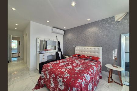 Casa de condomínio para alugar com 368m², 5 quartos e 2 vagas