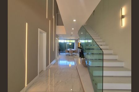 Casa de condomínio para alugar com 368m², 5 quartos e 2 vagas