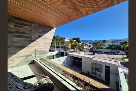 Casa de condomínio para alugar com 368m², 5 quartos e 2 vagas