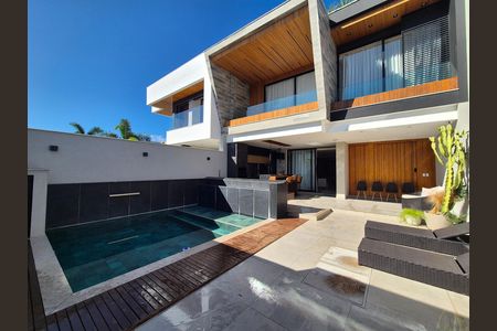 Casa de condomínio para alugar com 368m², 5 quartos e 2 vagas