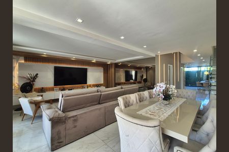 Casa de condomínio para alugar com 368m², 5 quartos e 2 vagas