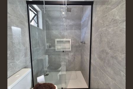 Casa de condomínio para alugar com 368m², 5 quartos e 2 vagas