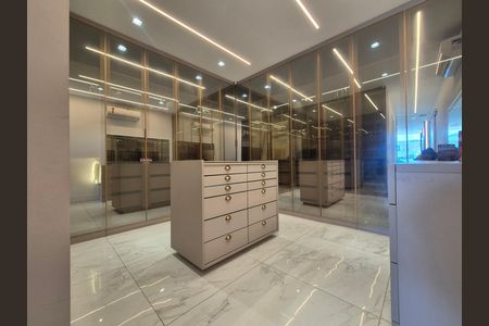 Casa de condomínio para alugar com 368m², 5 quartos e 2 vagas