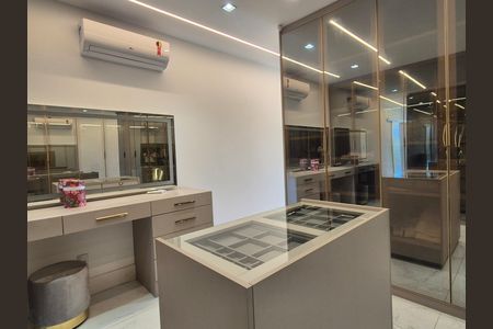 Casa de condomínio para alugar com 368m², 5 quartos e 2 vagas