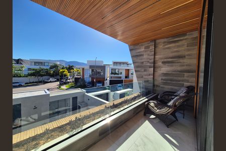 Casa de condomínio para alugar com 368m², 5 quartos e 2 vagas