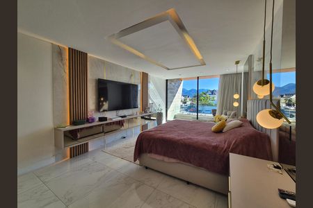 Casa de condomínio para alugar com 368m², 5 quartos e 2 vagas