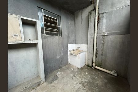 Área de Serviço de casa para alugar com 1 quarto, 70m² em Olinda, Nilópolis