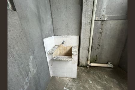 Área de Serviço de casa para alugar com 1 quarto, 70m² em Olinda, Nilópolis