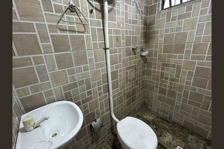 Banheiro de casa para alugar com 1 quarto, 70m² em Olinda, Nilópolis