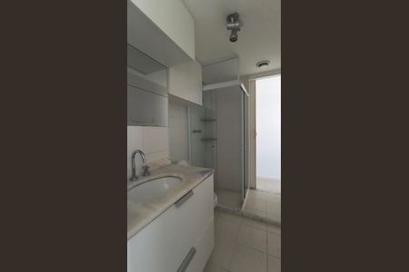 Apartamento à venda com 198m², 5 quartos e 3 vagasBanheiro da Suíte 2 e 3