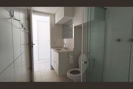 Apartamento à venda com 198m², 5 quartos e 3 vagasBanheiro da Suíte 2 e 3