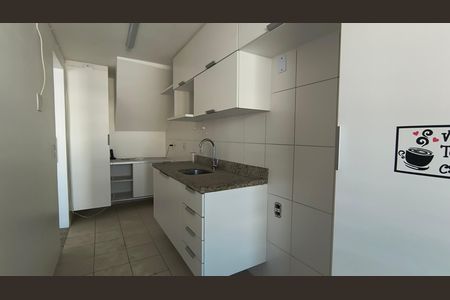 Apartamento à venda com 198m², 5 quartos e 3 vagasCozinha e Área de Serviço 
