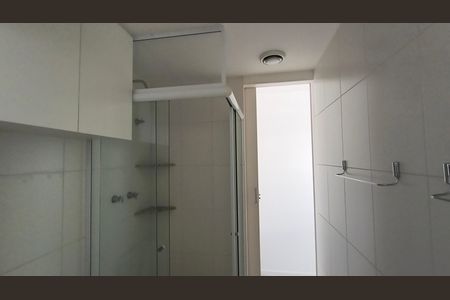 Apartamento à venda com 198m², 5 quartos e 3 vagasBanheiro da Suíte 2 e 3