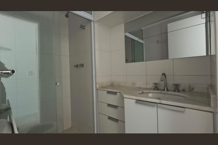 Apartamento à venda com 198m², 5 quartos e 3 vagasBanheiro da Suíte 1
