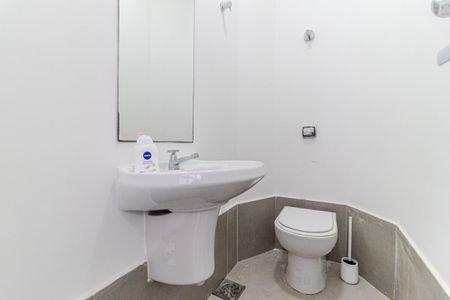Casa de condomínio à venda com 135m², 3 quartos e 1 vagaBanheiro de Serviço