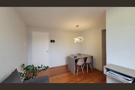 Sala de apartamento para alugar com 2 quartos, 46m² em Vila Sao Carlos, Itaquaquecetuba