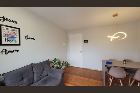 Sala de apartamento para alugar com 2 quartos, 46m² em Vila Sao Carlos, Itaquaquecetuba