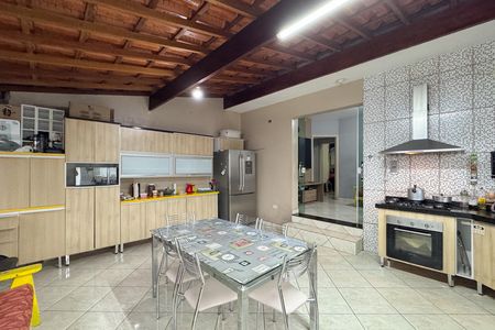Casa à venda com 100m², 3 quartos e 2 vagasCozinha 