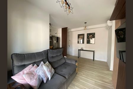 Apartamento à venda com 72m², 2 quartos e 1 vaga Apartamento à venda com 72m², 2 quartos e 1 vagaSala