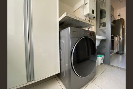 Apartamento à venda com 72m², 2 quartos e 1 vaga Apartamento à venda com 72m², 2 quartos e 1 vagaÁrea de Serviço
