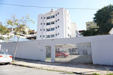 Apartamento para alugar com 50m², 2 quartos e 1 vaga Apartamento para alugar com 50m², 2 quartos e 1 vagaFachada