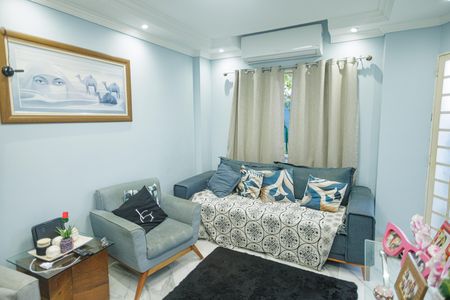 Sala de casa à venda com 3 quartos, 120m² em Campo Grande, Rio de Janeiro