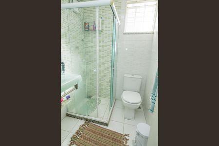 Casa à venda com 120m², 3 quartos e 2 vagasBanheiro 1