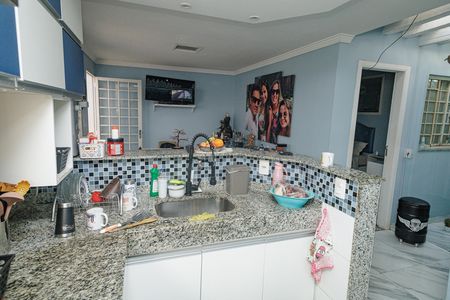 Casa à venda com 120m², 3 quartos e 2 vagasCozinha 