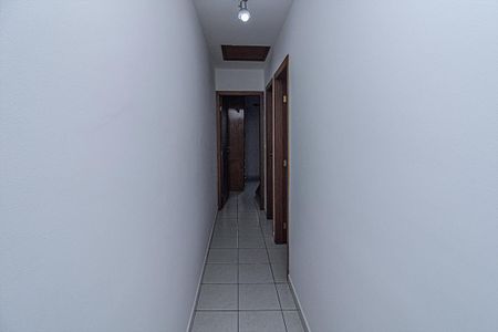 corredor para os cômodos_1 de casa para alugar com 3 quartos, 120m² em Vila Gumercindo, São Paulo