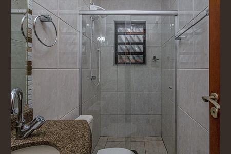 Casa para alugar com 120m², 3 quartos e 2 vagasbanheiro na suíte_2