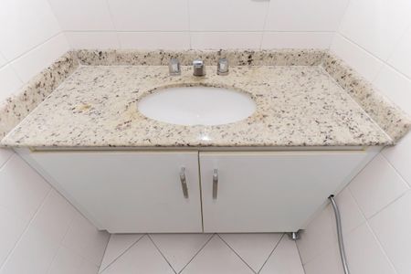 Casa de condomínio para alugar com 200m², 3 quartos e 2 vagasBanheiro da suíte