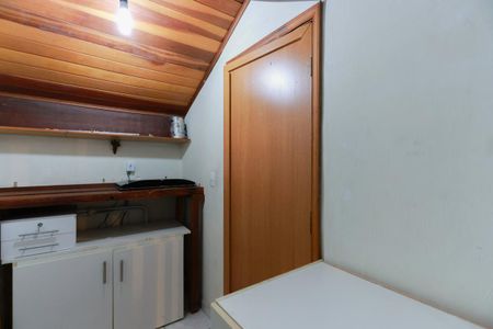 Casa de condomínio para alugar com 200m², 3 quartos e 2 vagasCloset do sótão