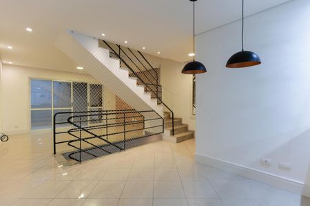 Casa de condomínio para alugar com 200m², 3 quartos e 2 vagasSala de jantar