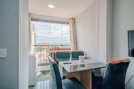 Studio para alugar com 28m², 1 quarto e sem vaga Studio para alugar com 28m², 1 quarto e sem vagaVaranda